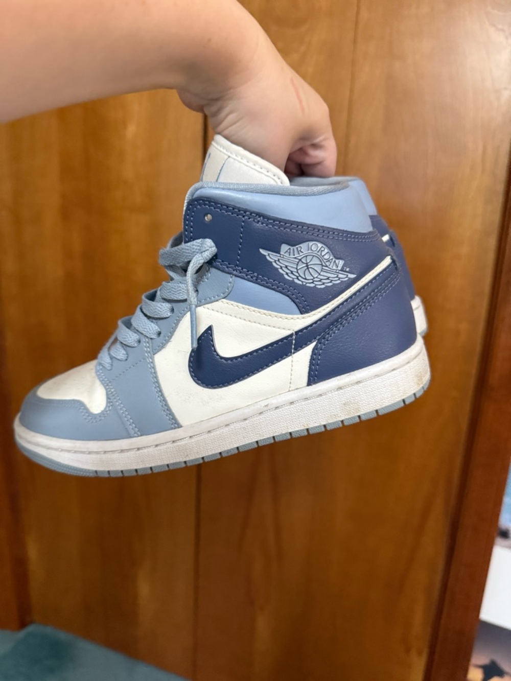 🔥RARE COLOR Nike Air Jordan One Mid Diffused Blue Women’s 7 EUC